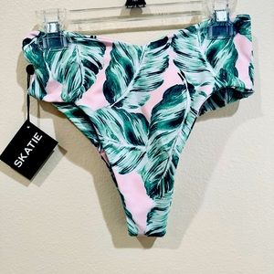 Skatie Melly Bottom- Beverly. Size XS